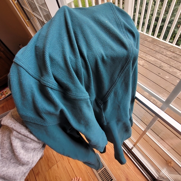 Lululemon jacket - Picture 10 of 12